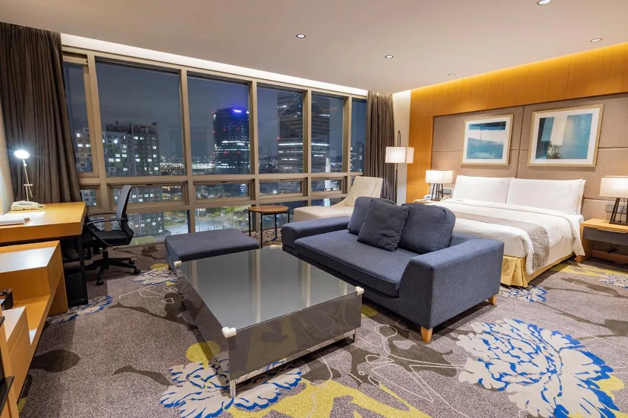 Holiday Inn Incheon Songdo By Ihg 4*,