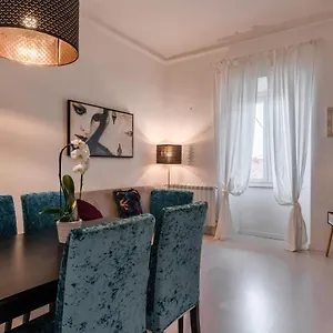  Apartment Gallery Art In San Frediano Italy