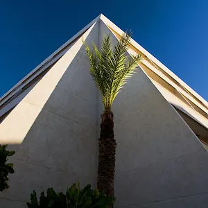 *** Hotel Piramides España