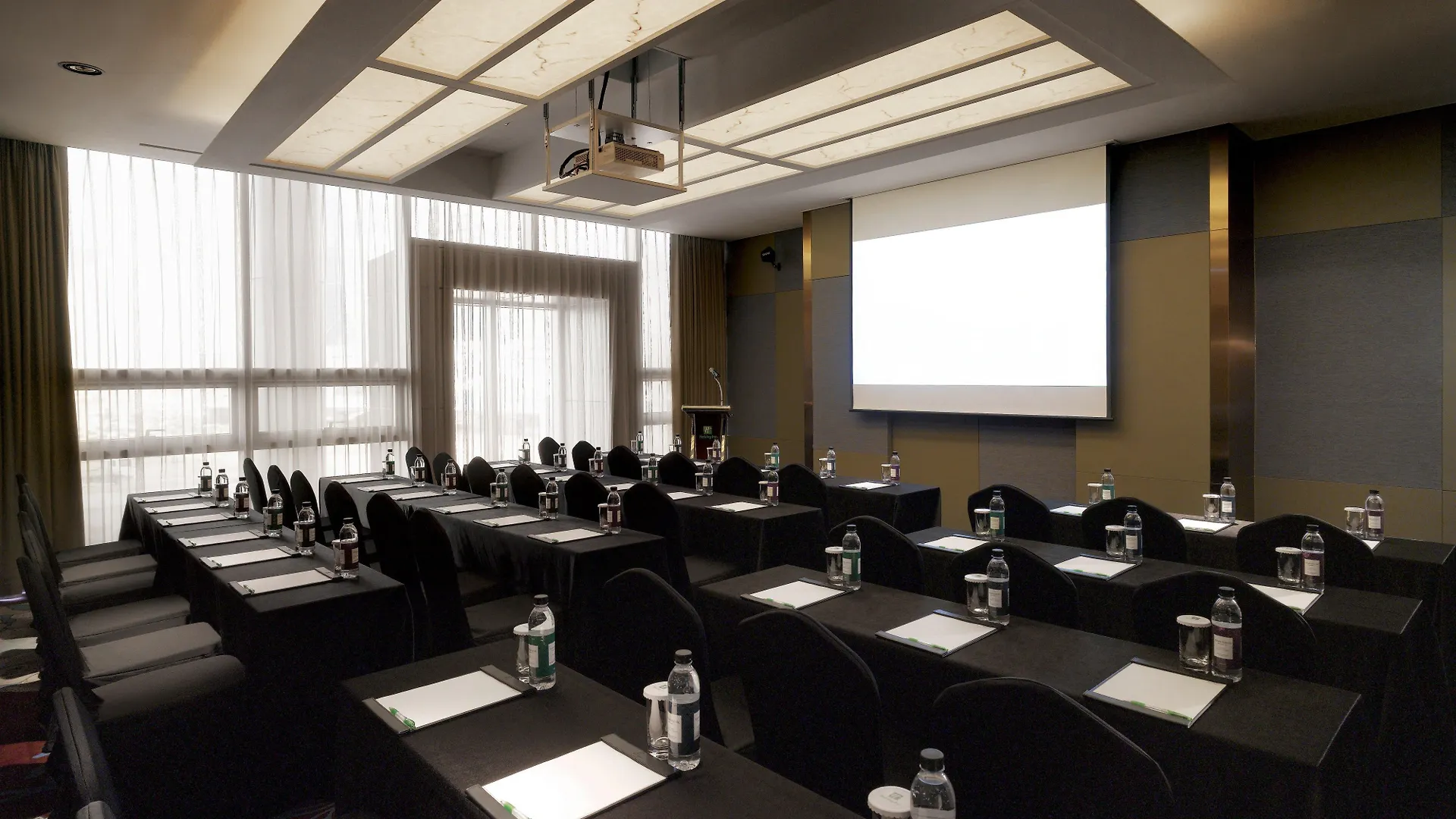 Holiday Inn Incheon Songdo By Ihg 4*,